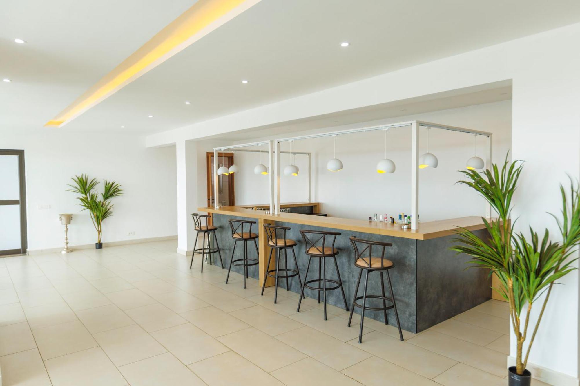 Lumina Suites Abidjan Exterior photo